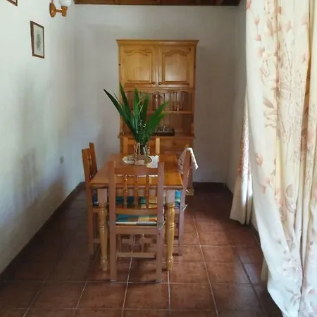 Emilia Feriehus Agulo